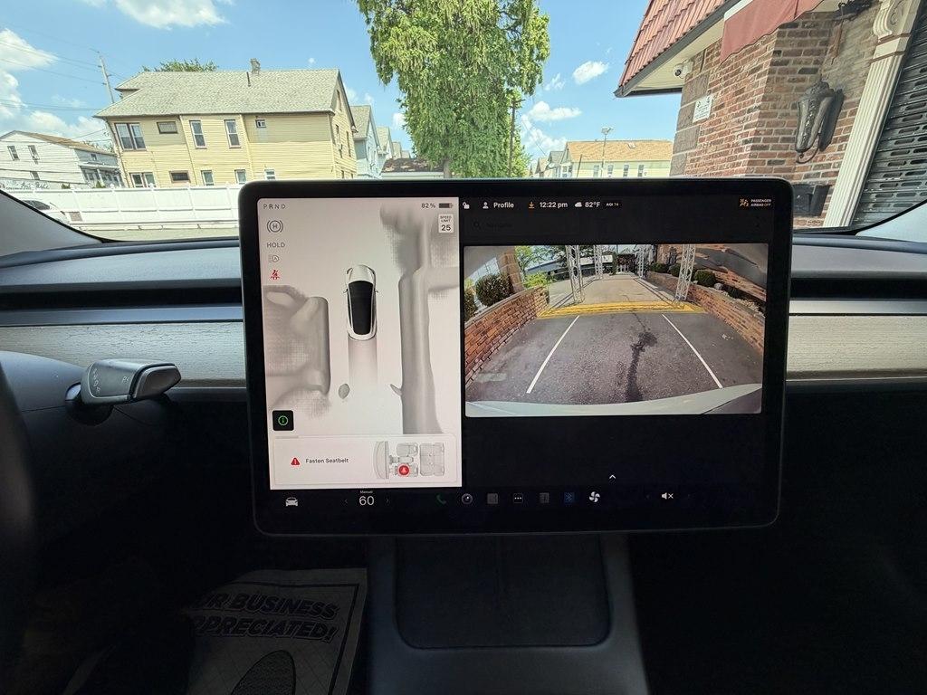 Tesla Model 3  2022
