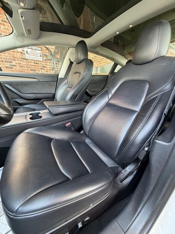 Tesla Model 3  2022