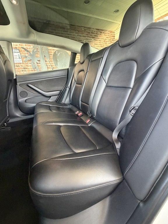 Tesla Model 3  2022