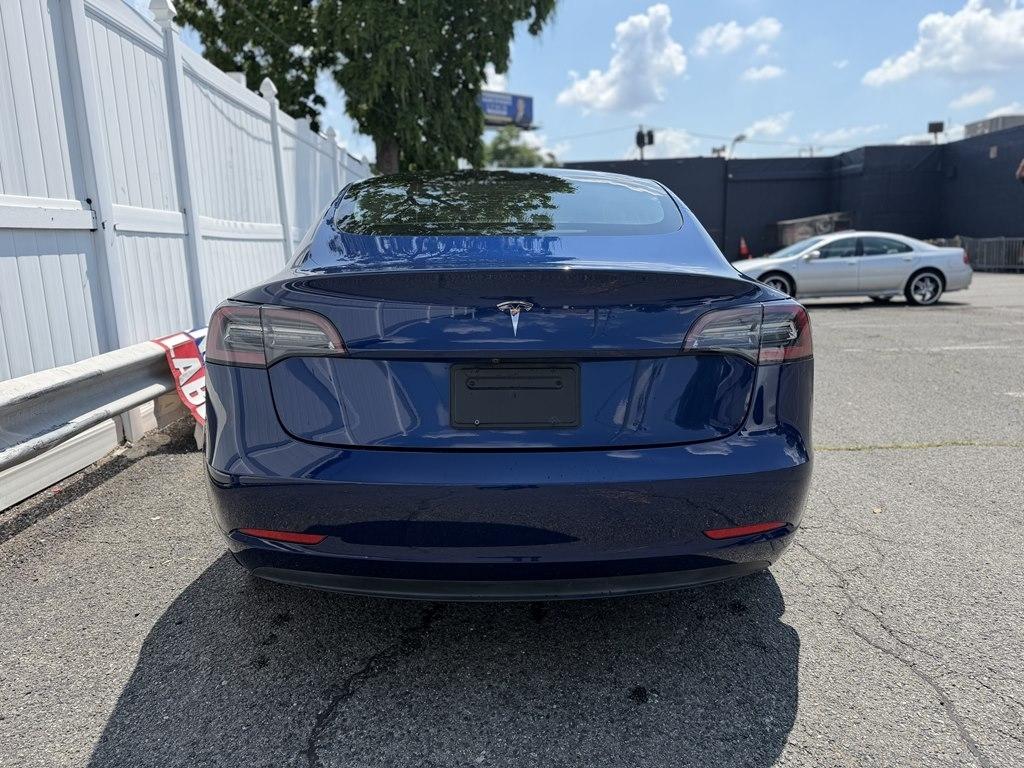 Tesla Model 3  2022