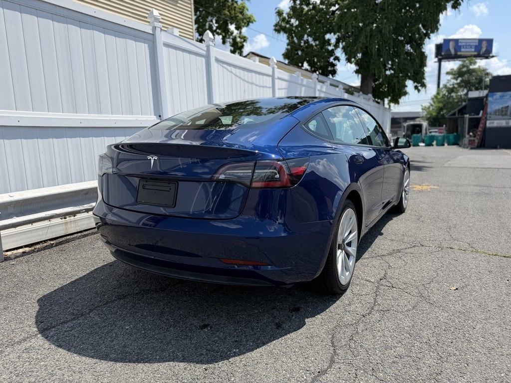 Tesla Model 3  2022
