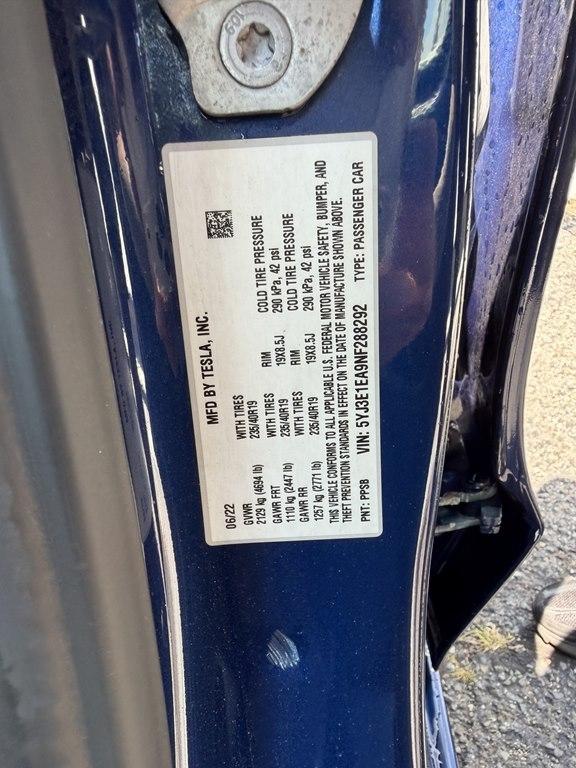 Tesla Model 3  2022