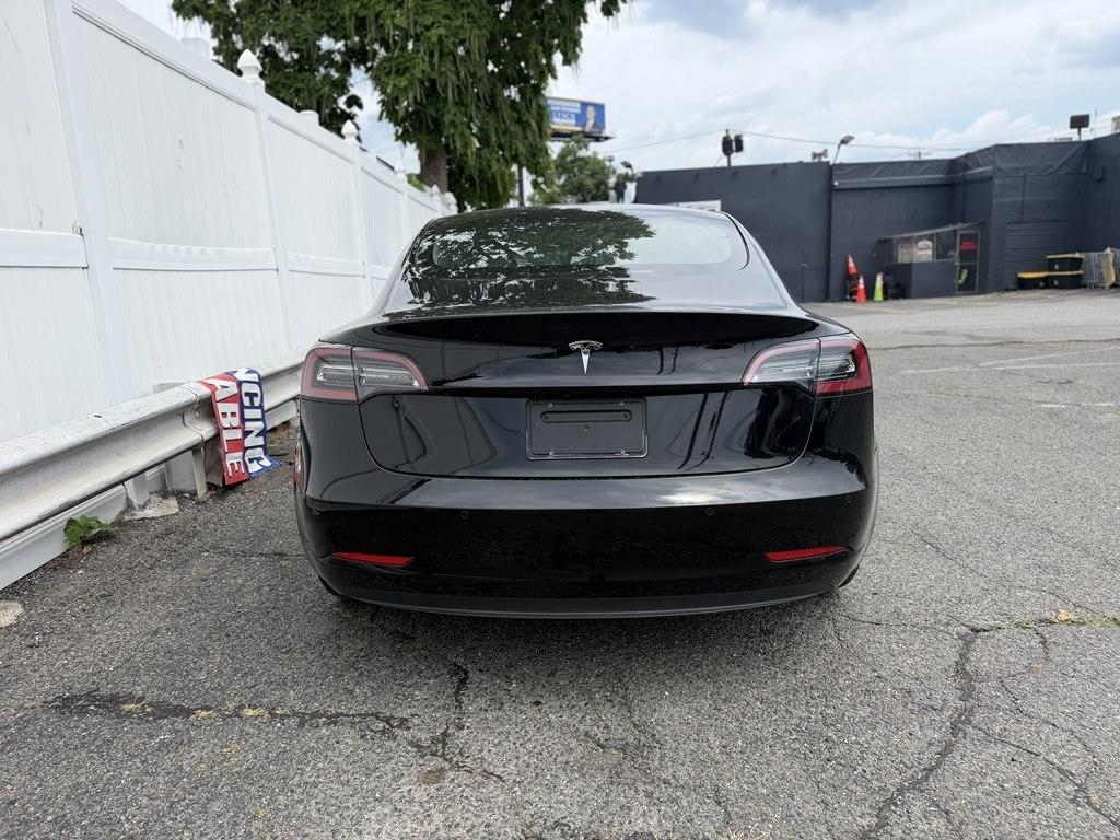 Tesla Model 3  2022