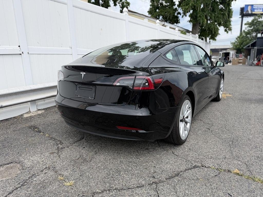 Tesla Model 3  2022