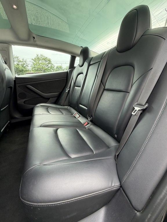 Tesla Model 3  2022