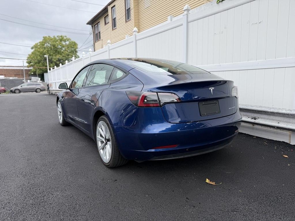 Tesla Model 3  2022