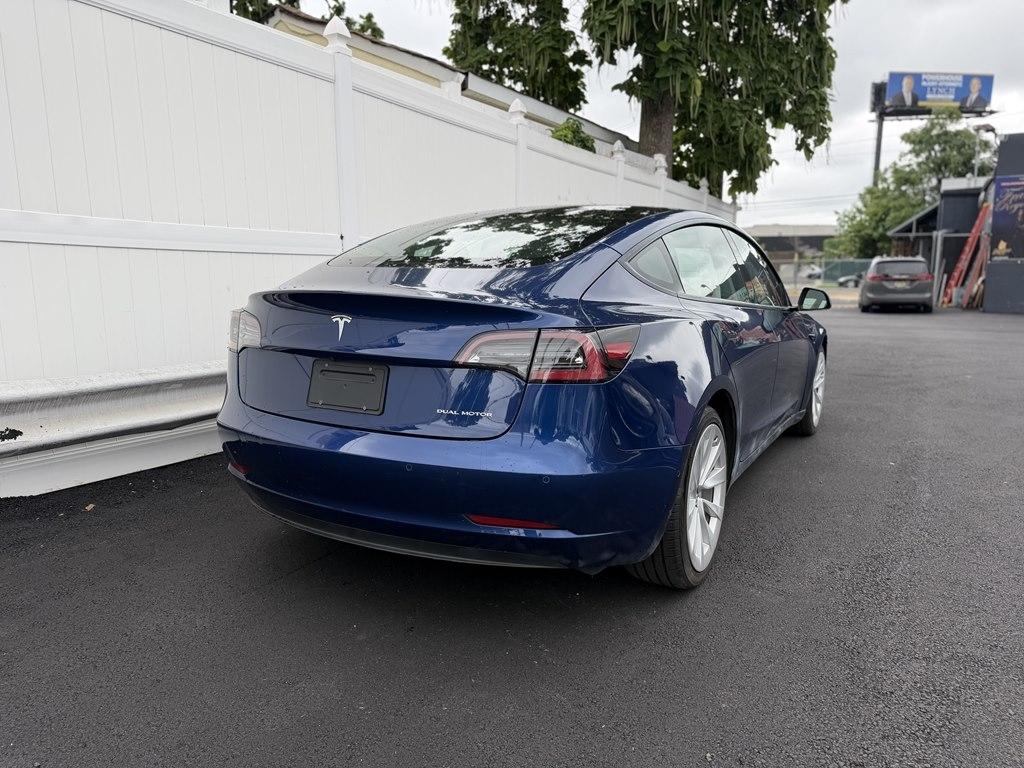 Tesla Model 3  2022
