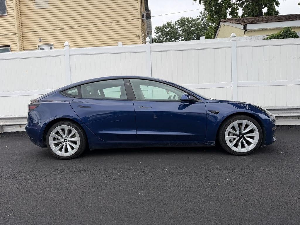 Tesla Model 3  2022