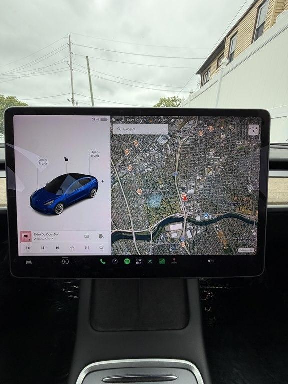 Tesla Model 3  2022
