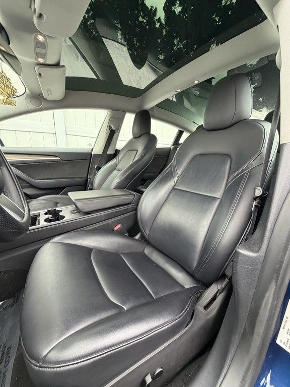 Tesla Model 3  2022