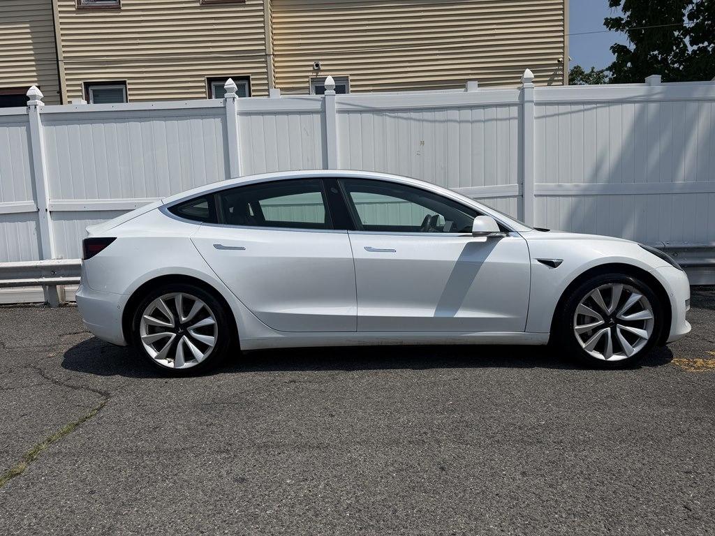 Tesla Model 3  2019