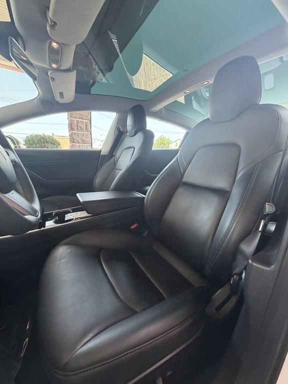 Tesla Model 3  2019