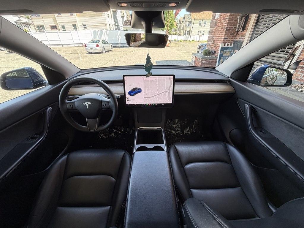 Tesla Model Y  2021