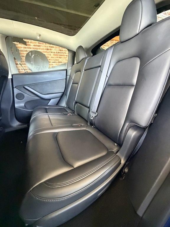 Tesla Model Y  2021