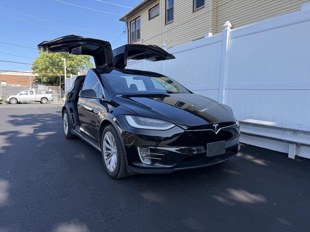 Tesla Model X  2019