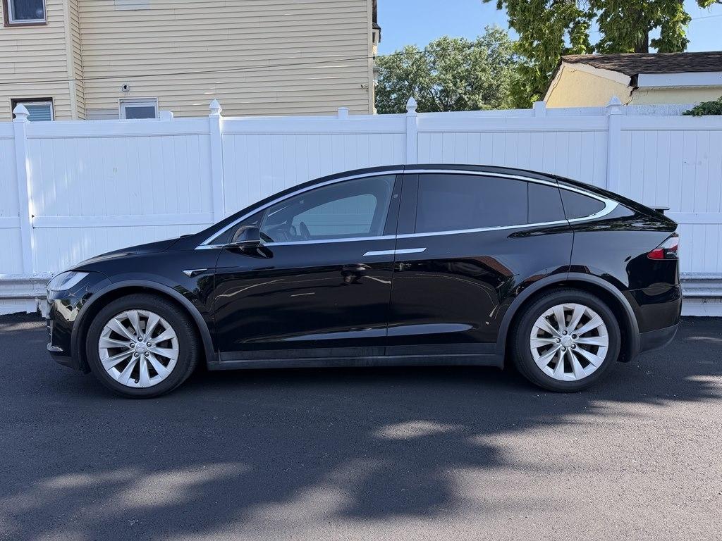 Tesla Model X  2019