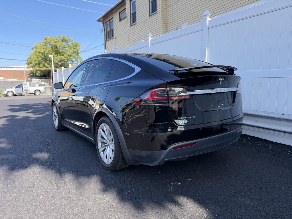 Tesla Model X  2019