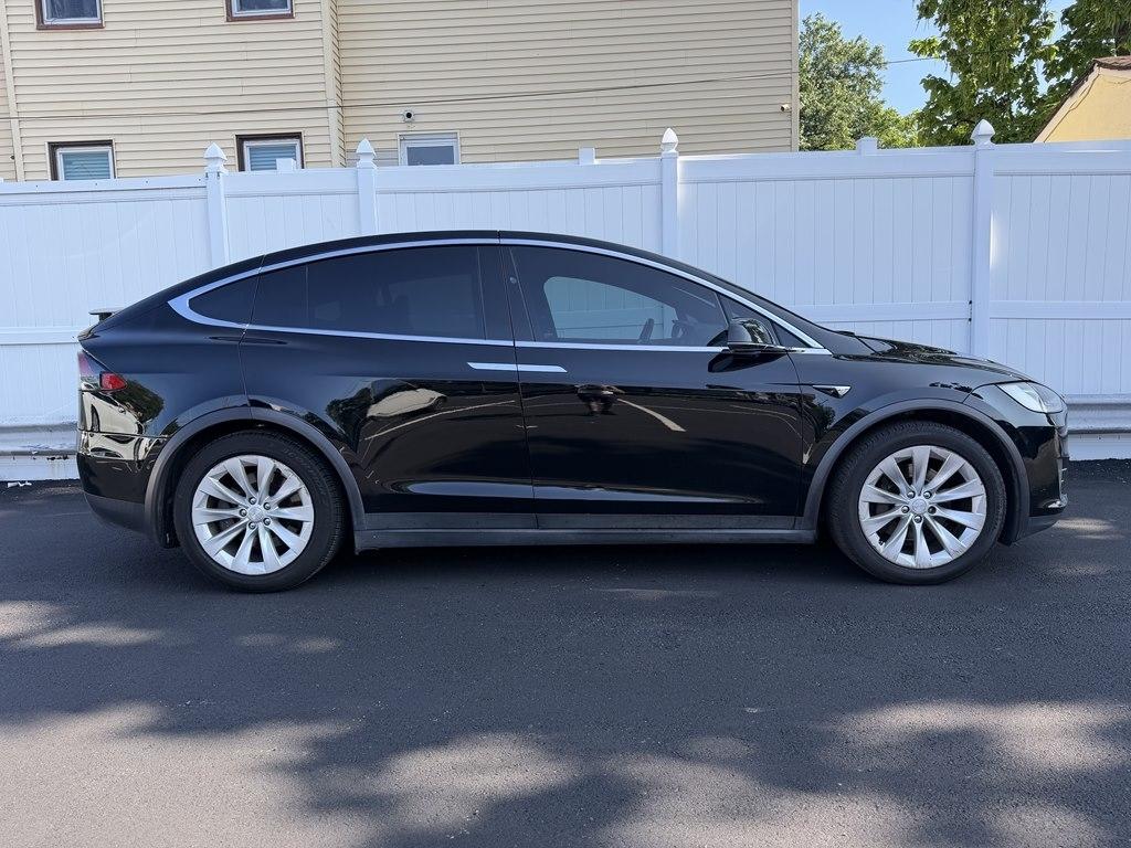 Tesla Model X  2019
