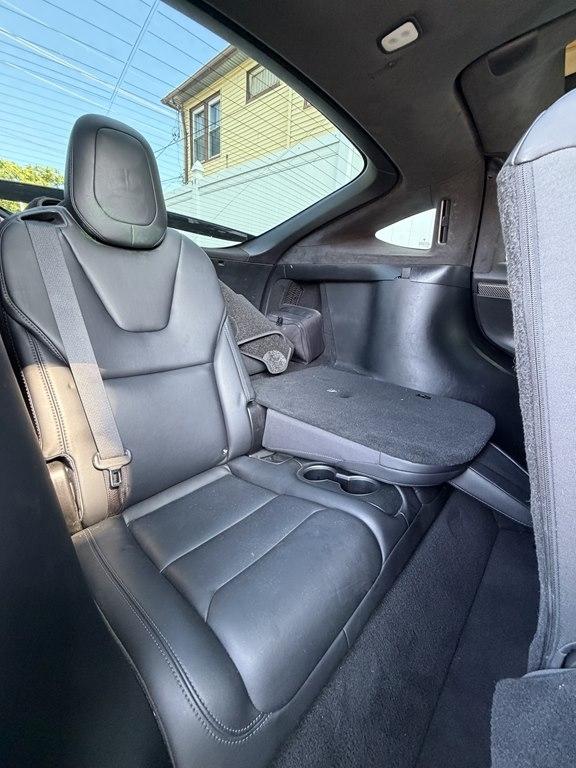 Tesla Model X  2019