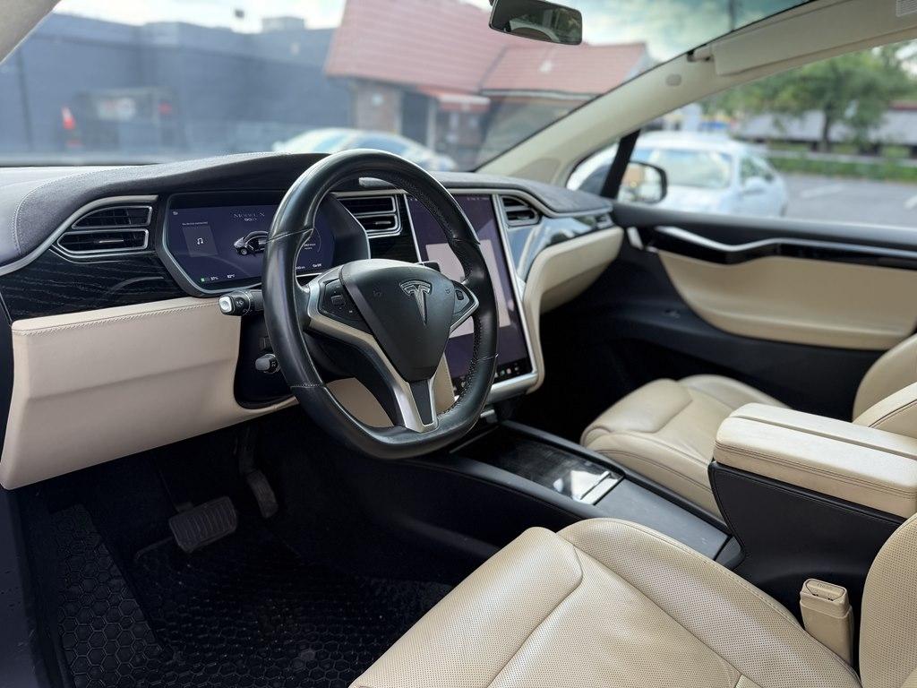 Tesla Model X  2016