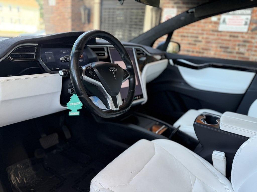 Tesla Model X  2017