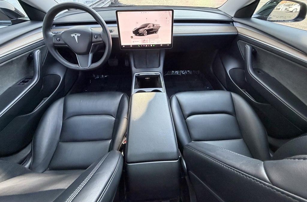 Tesla Model 3  2023