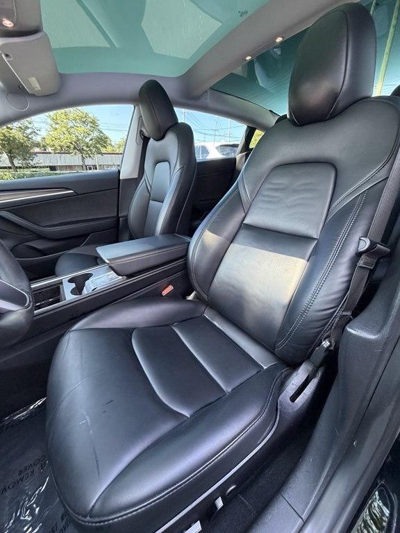 Tesla Model 3  2023