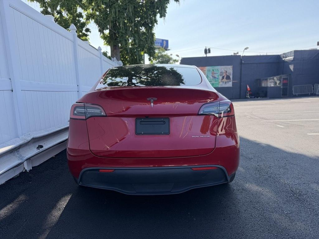 Tesla Model Y  2021