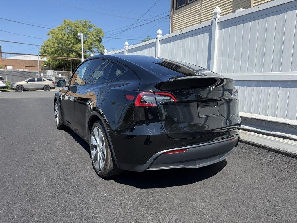Tesla Model Y  2023