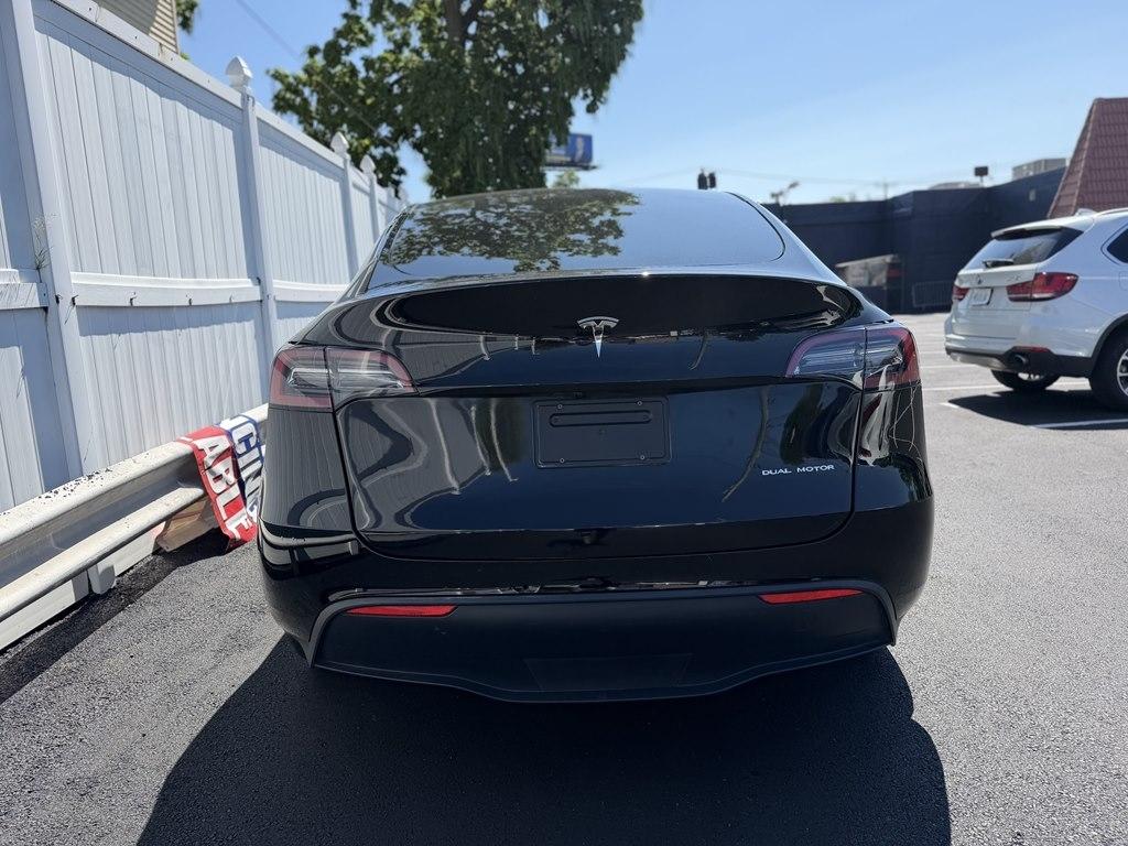 Tesla Model Y  2023
