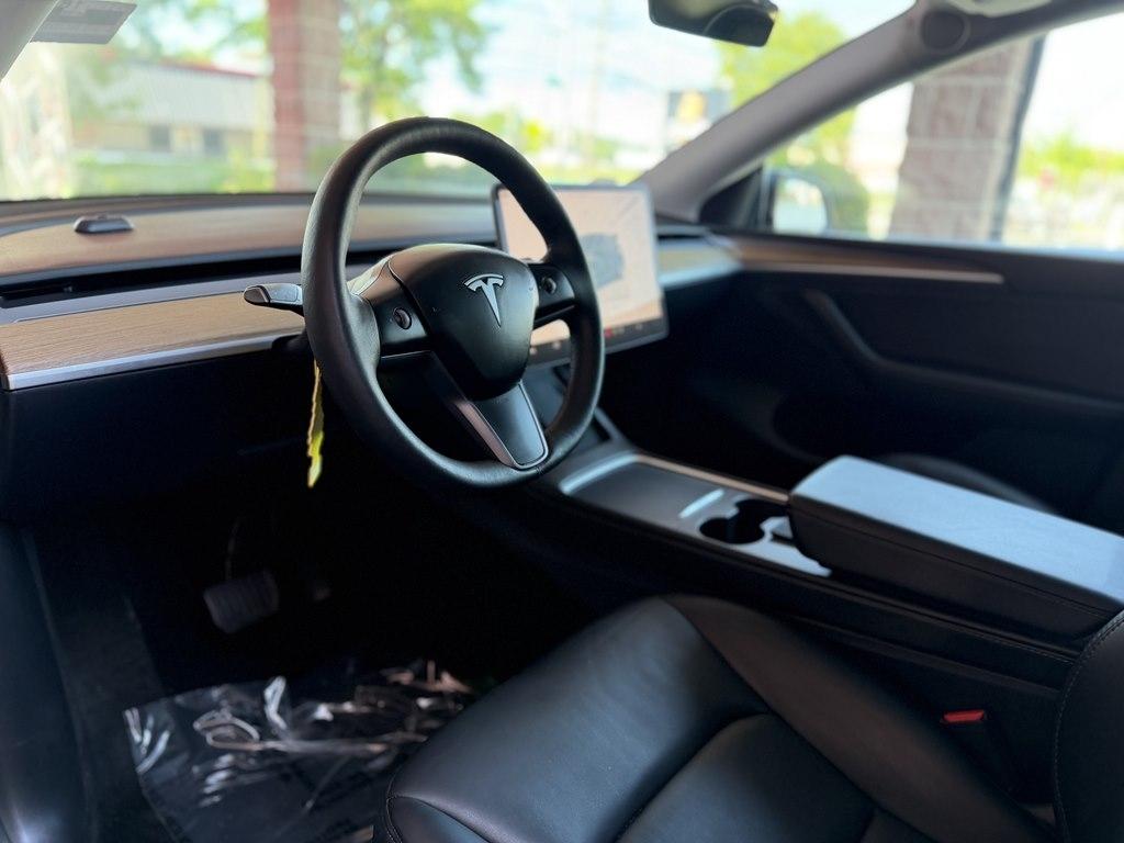 Tesla Model Y  2023