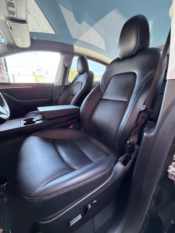 Tesla Model Y  2023