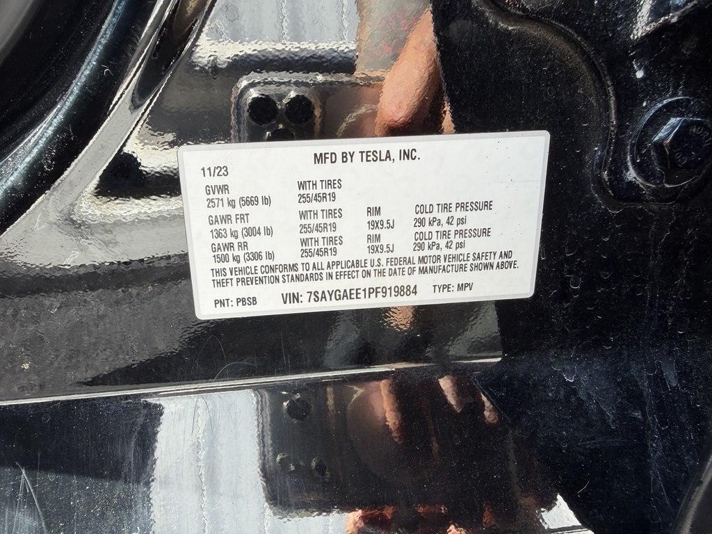 Tesla Model Y  2023