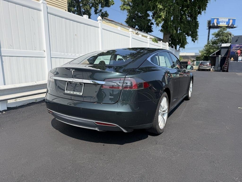 Tesla Model S  2014