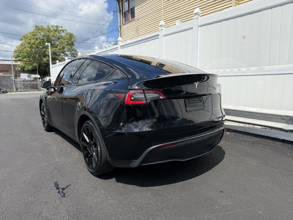 Tesla Model Y  2021