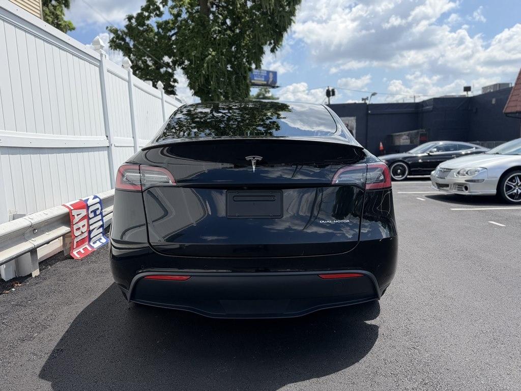 Tesla Model Y  2021