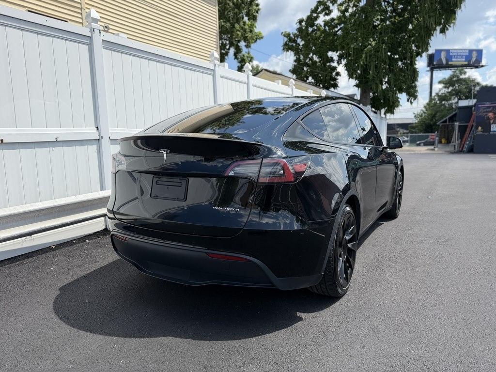 Tesla Model Y  2021