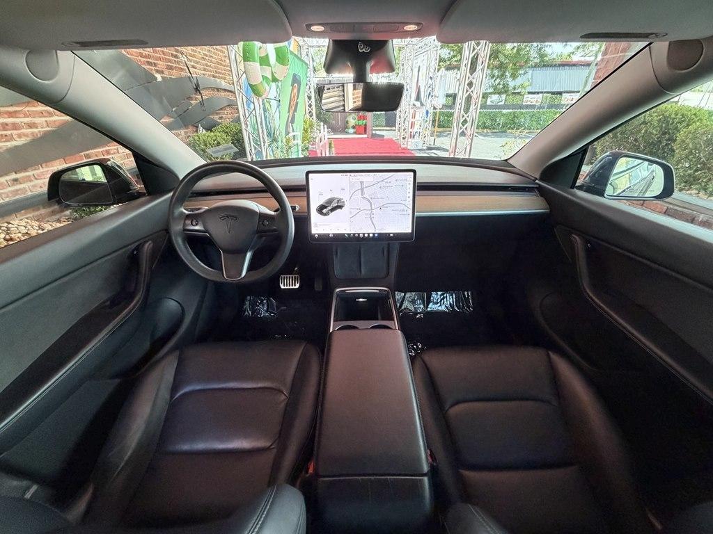 Tesla Model Y  2021
