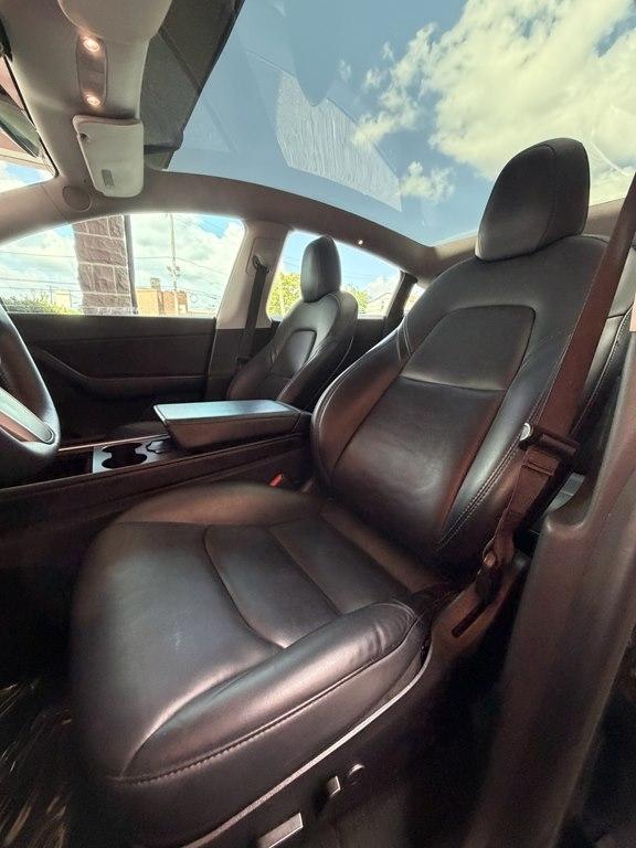 Tesla Model Y  2021
