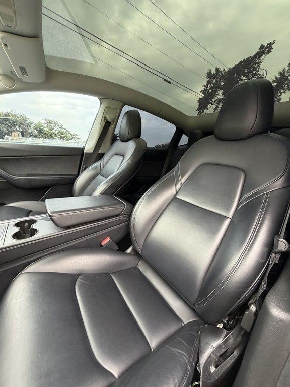 Tesla Model Y  2021