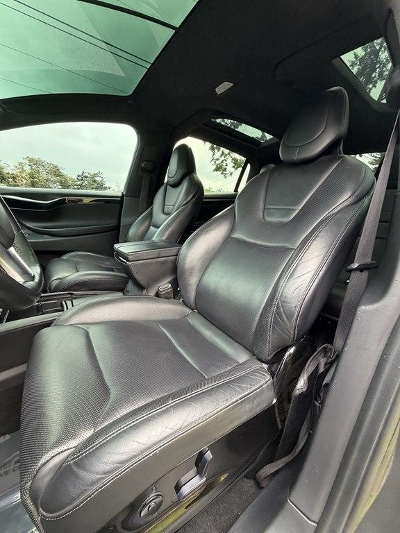 Tesla Model X  2016