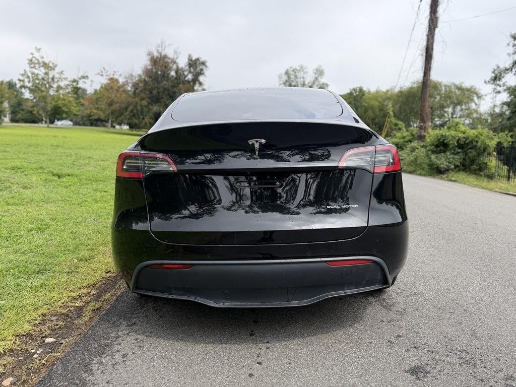 Tesla Model Y  2021