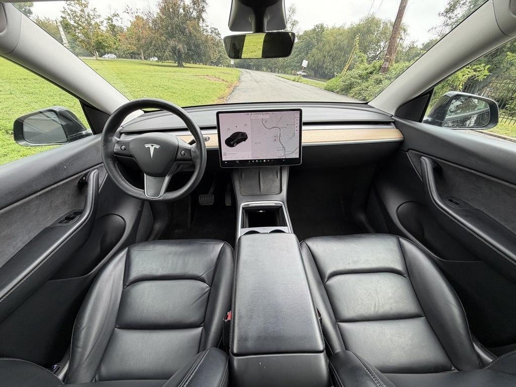 Tesla Model Y  2021