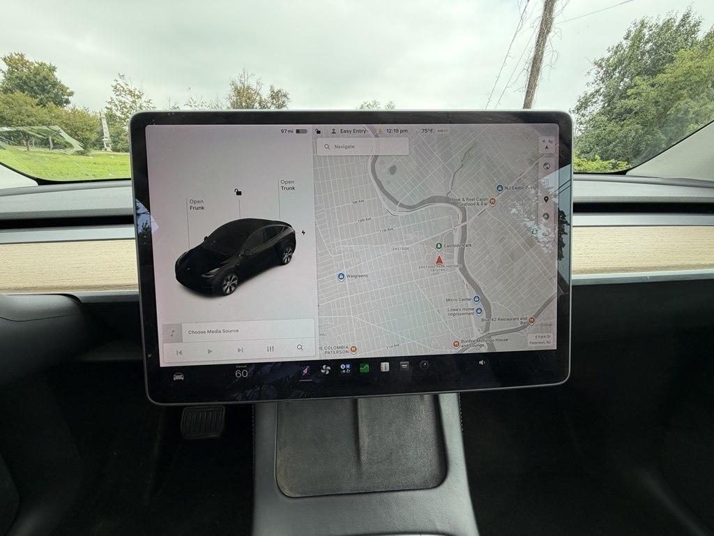 Tesla Model Y  2021