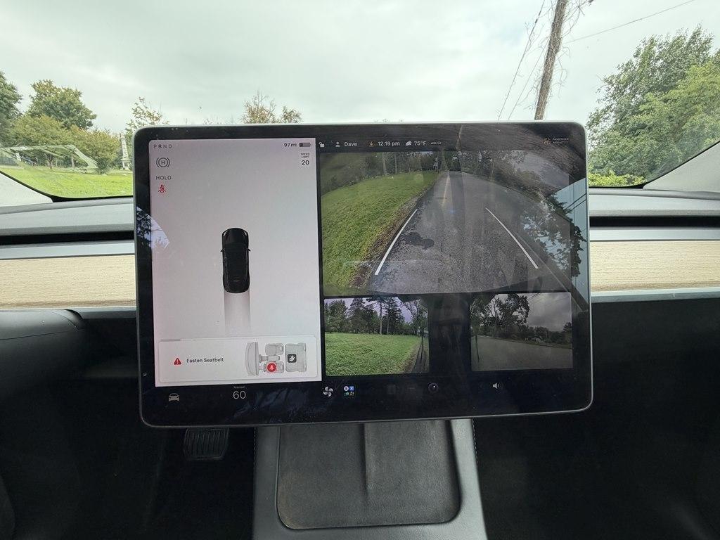 Tesla Model Y  2021