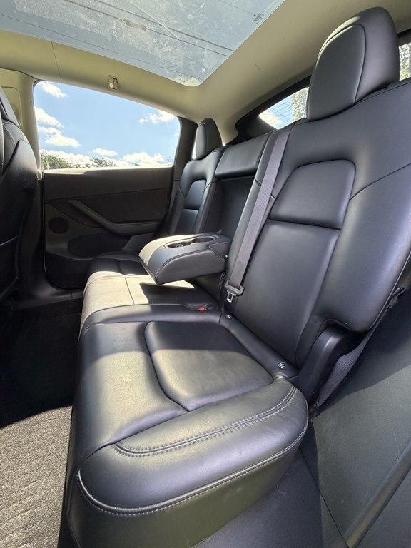 Tesla Model Y  2022