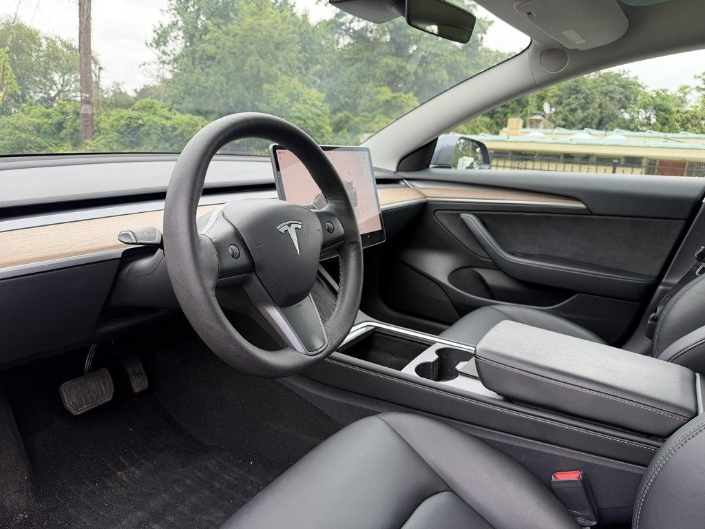 Tesla Model 3  2023