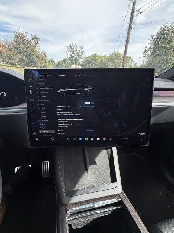 Tesla Model X  2023