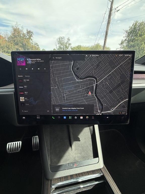 Tesla Model X  2023