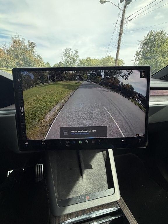 Tesla Model X  2023